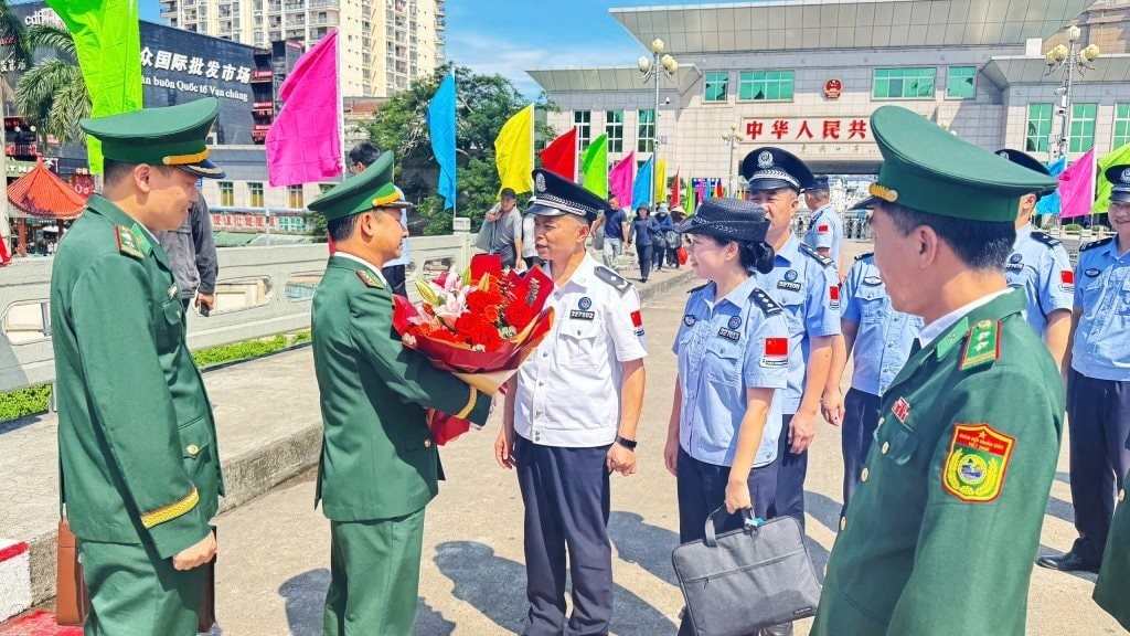 chi-huy-cac-don-bien-phong.jpeg