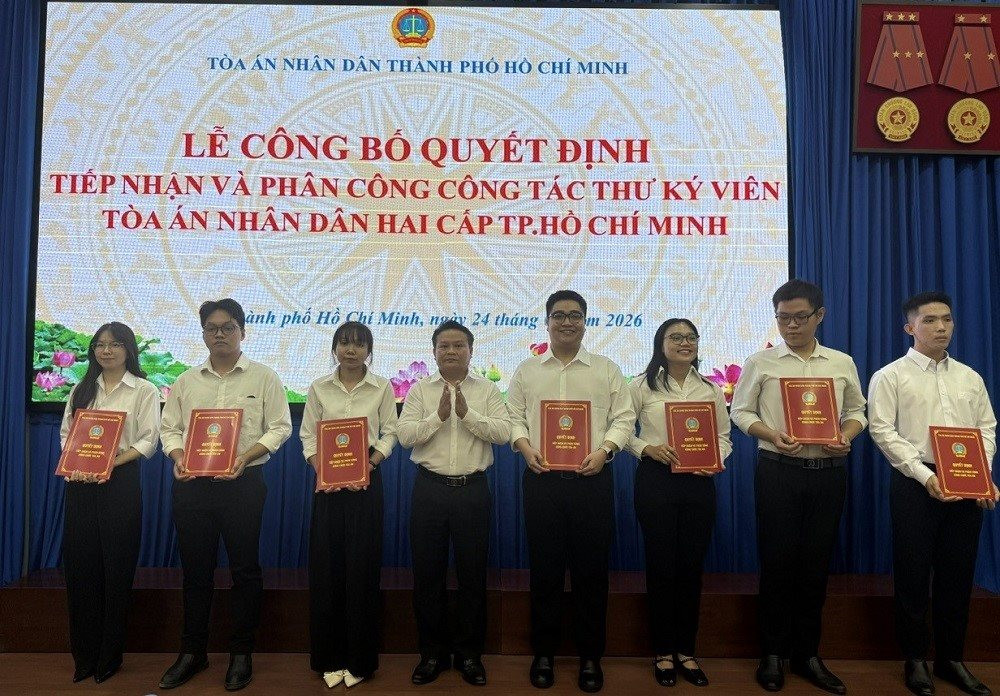 cong-quyet-dinh-thu-ky-tphcm-11.jpg
