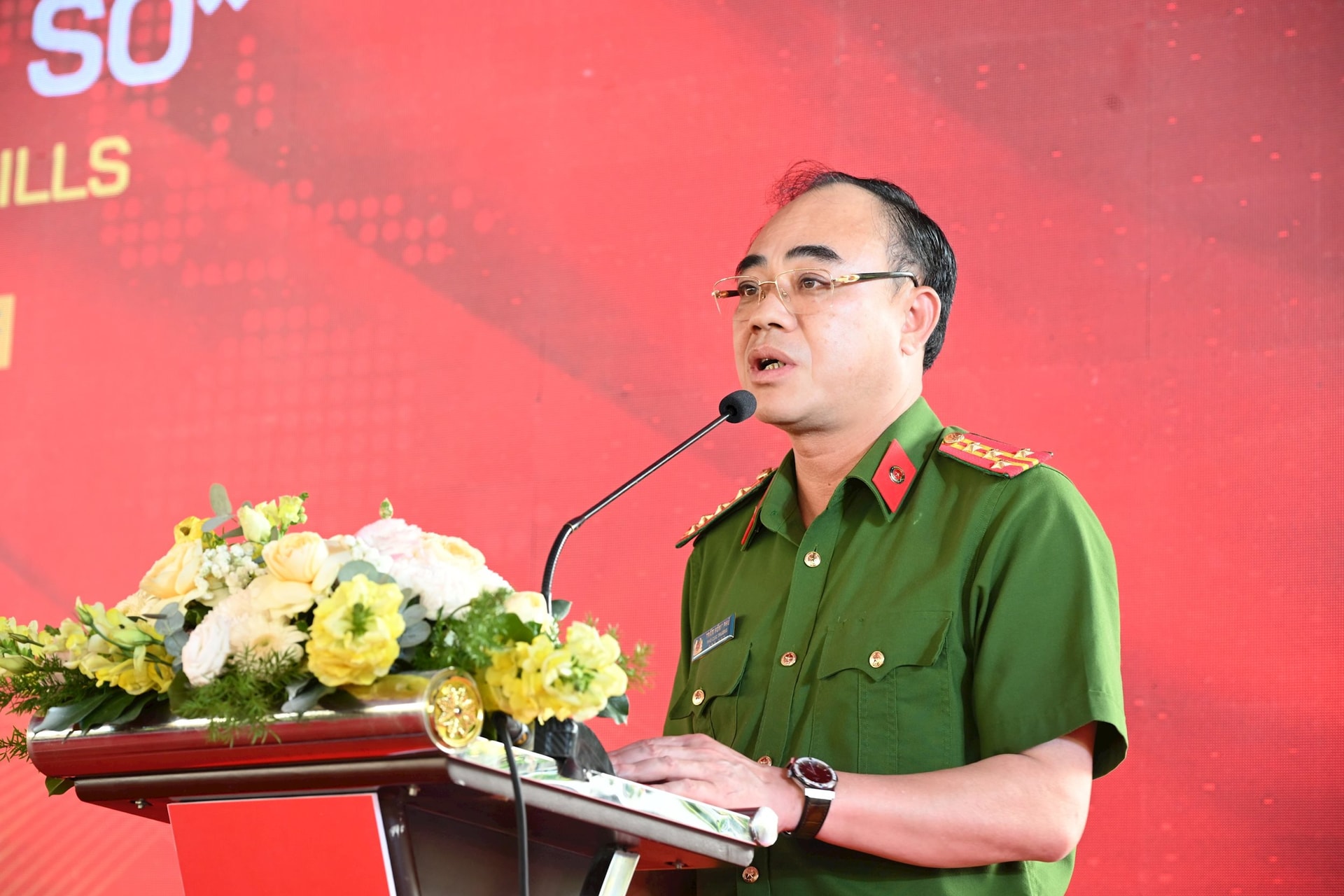 dai-ta-tran-hong-phu-pho-cuc-truong-cuc-quan-ly-hanh-chinh-ve-trat-tu-xa-hoi-c06-bo-cong-an-1.jpg