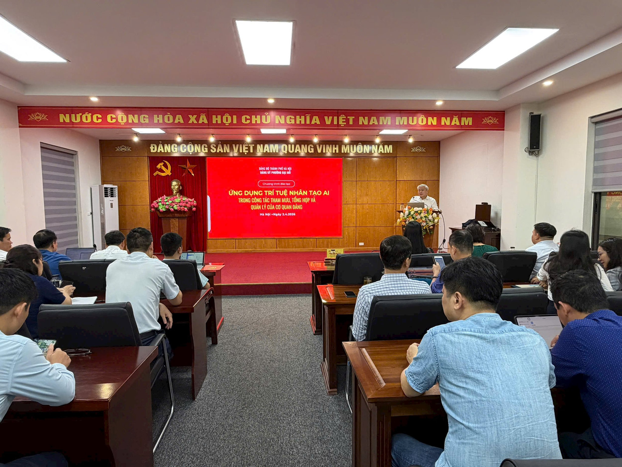 dang-uy-phuong-dai-mo-to-chuc-hoi-nghi-tap-huan-ung-dung-tri-tue-nhan-tao-ai-trong-cong-tac-tham-muu-tong-hop-va-quan-ly-cua-co-quan-dang.jpg