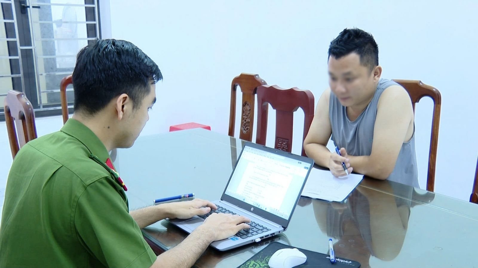 doi_tuong_tai_co_quan_cong_an.jpg