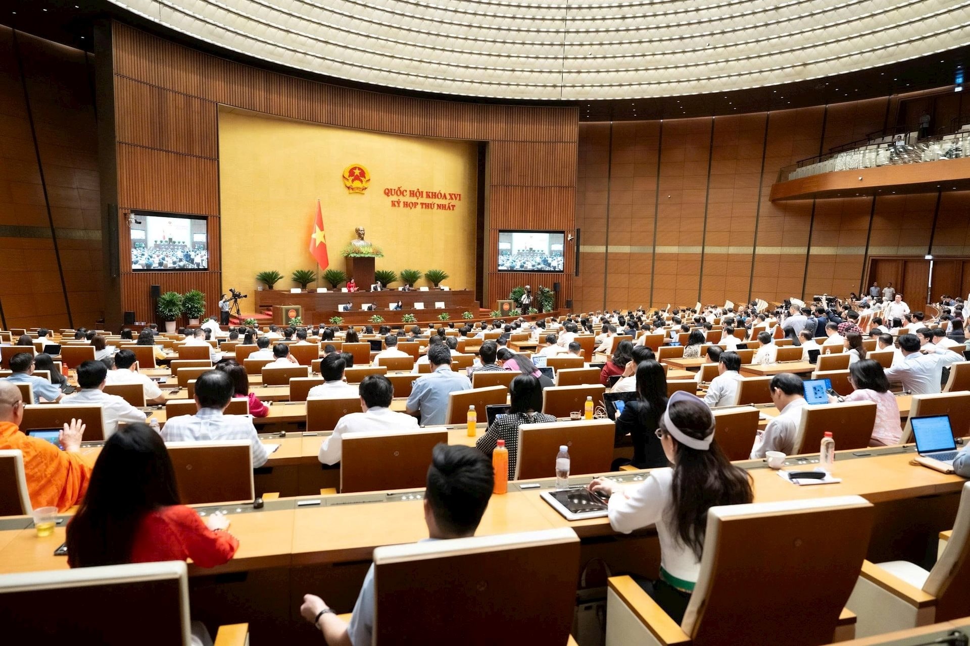 Kéo dài ưu đãi thuế xe điện đến năm 2030