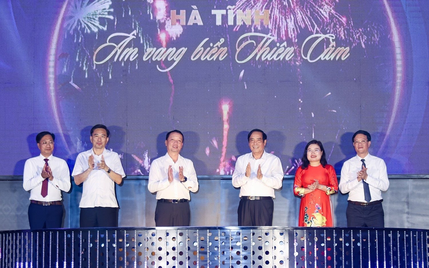 khai_truong_bien_ha_tinh_1.jpg