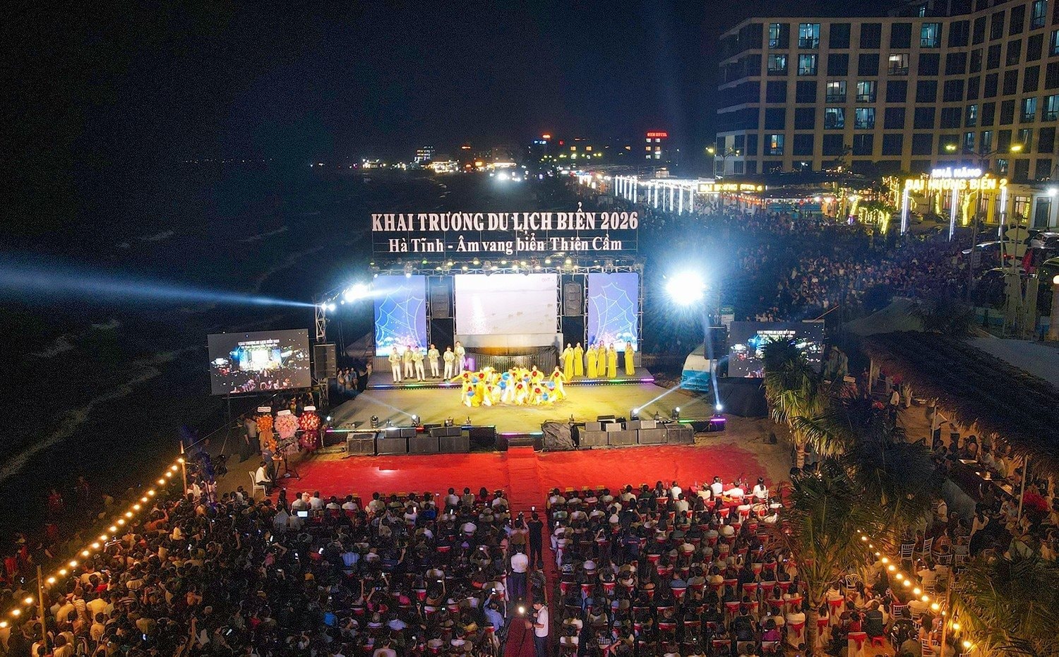 khai_truong_bien_ha_tinh_5.jpg