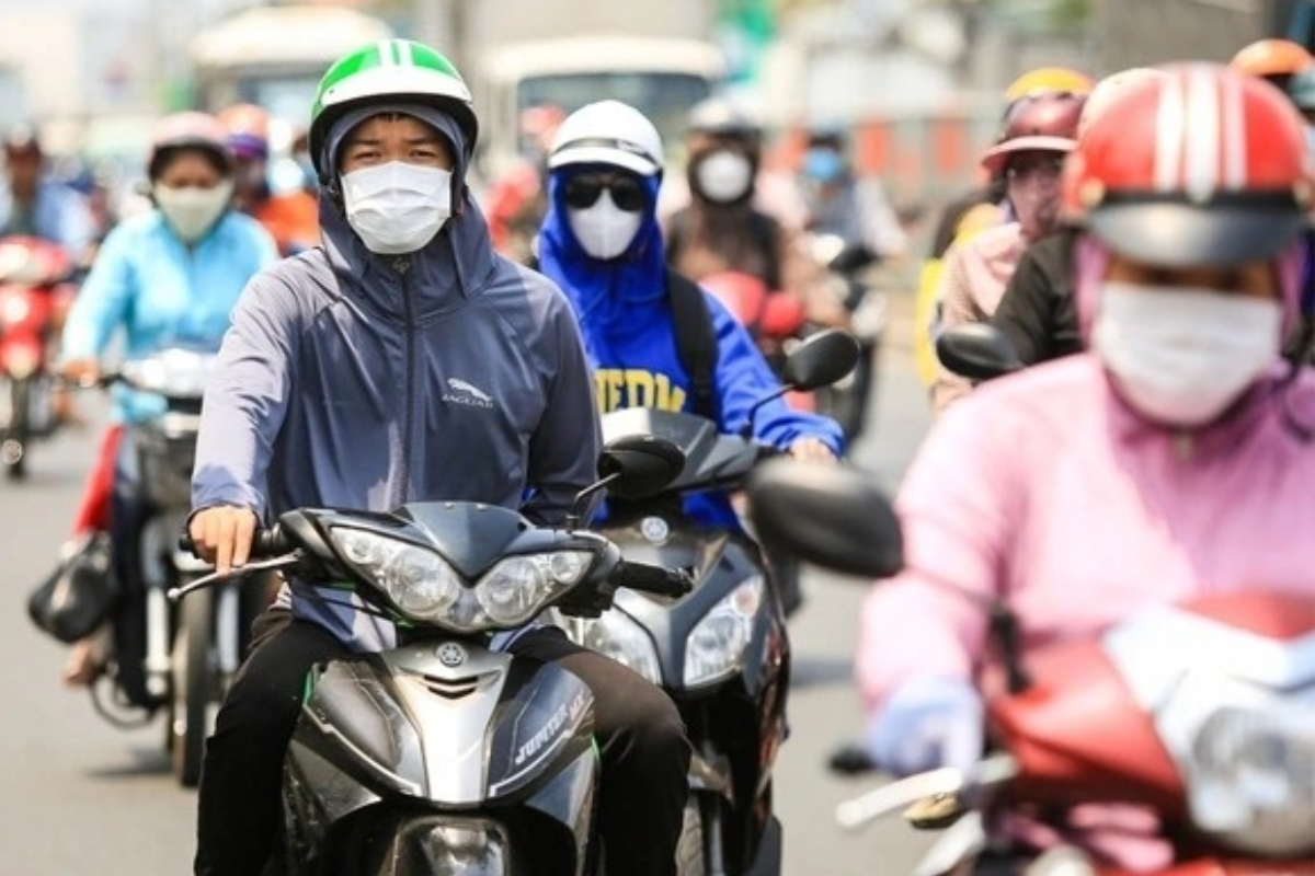 Kỳ nghỉ lễ: Bắc Bộ mưa dông, Nam Bộ nắng gắt