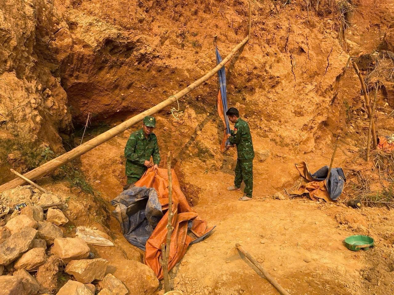 Liên tiếp truy quét các điểm khai thác vàng trái phép tại Huế