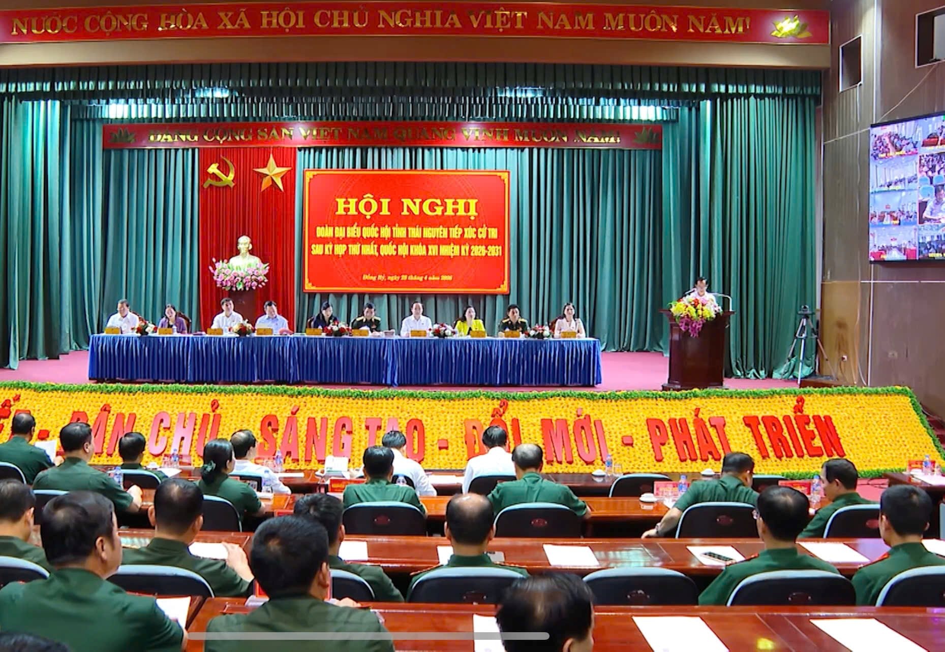 dai-tuong-phan-van-giang-3-(1).jpg