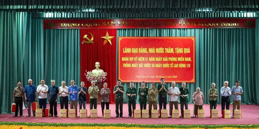 dai-tuong-phan-van-giang-8-.jpg