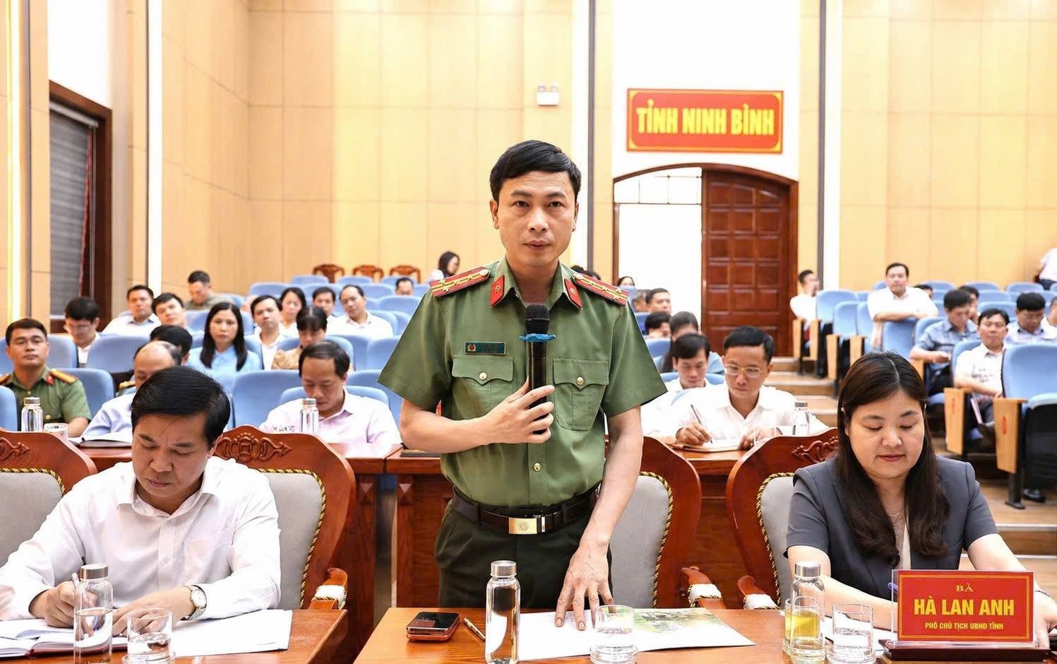 hoi_nghi1.jpg