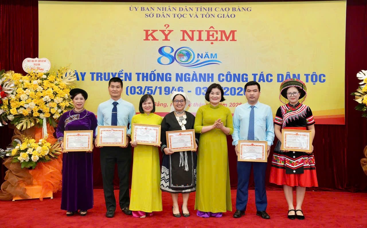 so-dan-toc-cao-bang-4-.jpg
