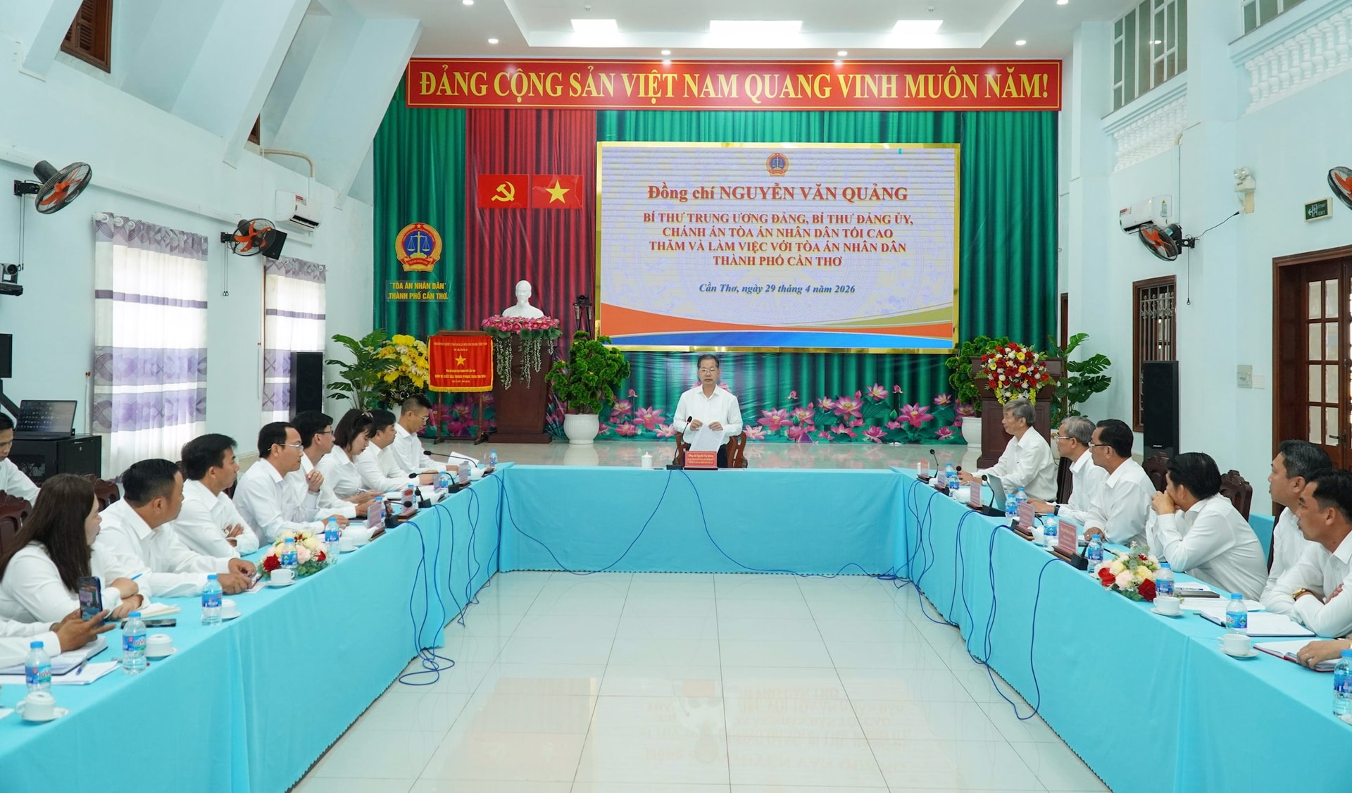 mko03120-1-.jpg
