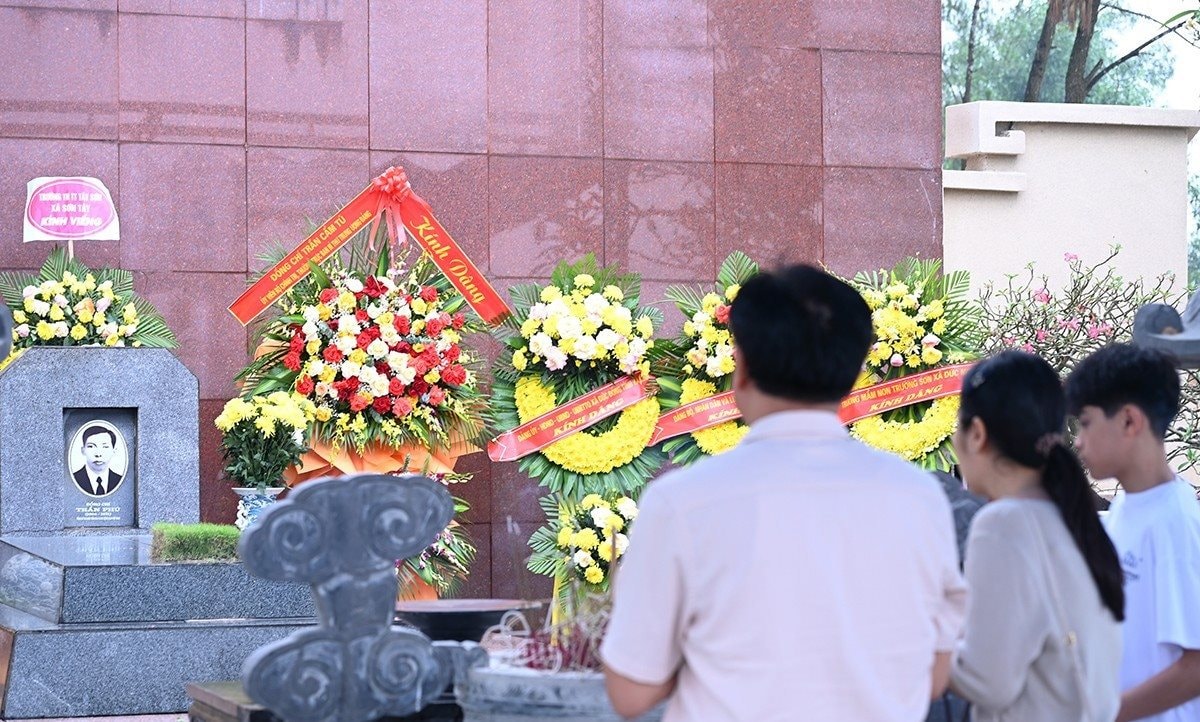 tong_bi_thu_tran_phu_4.jpg