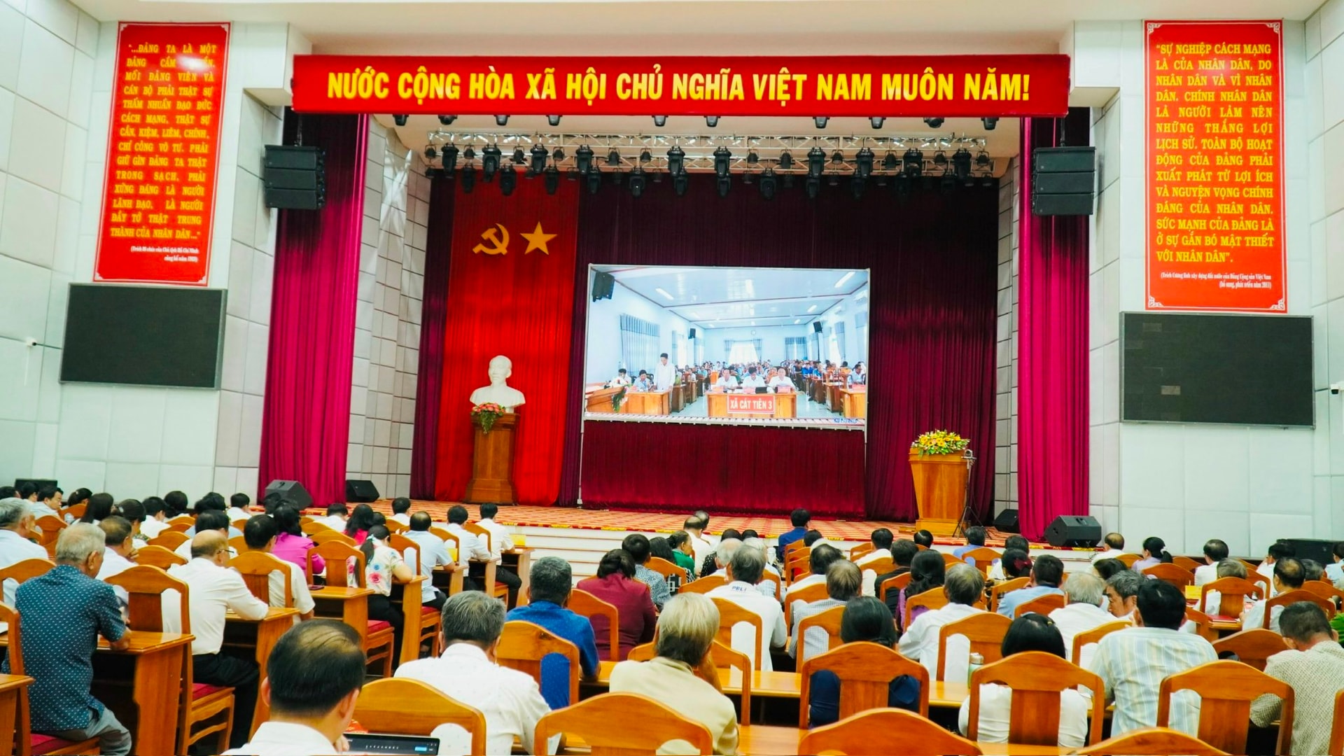 truc-tuyen.jpg