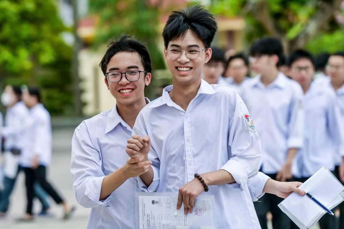 tuyen-sinh.png