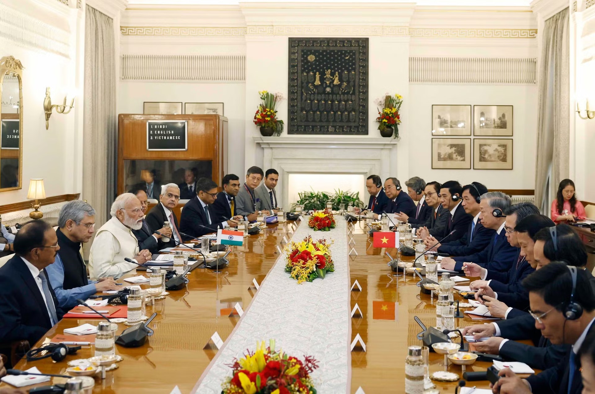 vna-potal-tong-bi-thu-chu-tich-nuoc-to-lam-hoi-dam-voi-thu-tuong-an-do-narendra-modi-8744141.jpg