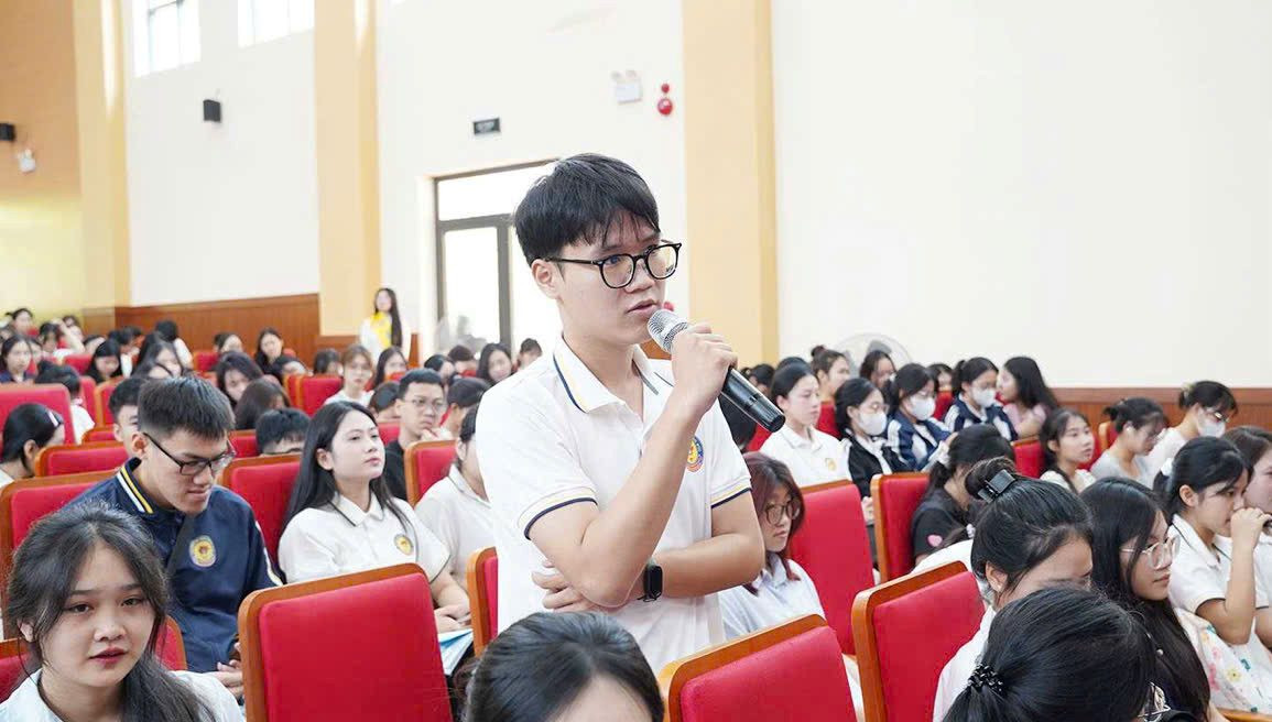 sinhvien.jpg