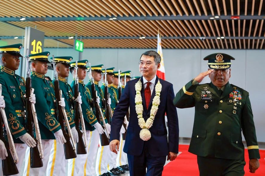 Thủ tướng Lê Minh Hưng tới Philippines tham dự Hội nghị Cấp cao ASEAN 48- Ảnh 2.