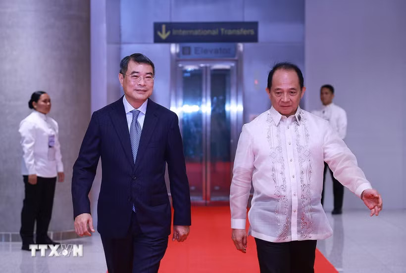 Thủ tướng Lê Minh Hưng kết thúc chuyến tham dự Hội nghị Cấp cao ASEAN lần thứ 48 tại Cebu, Philippines. (Ảnh: Dương Giang/TTXVN)