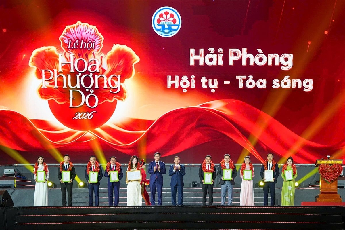 le-hoi-hoa-phuong-do-4.jpg