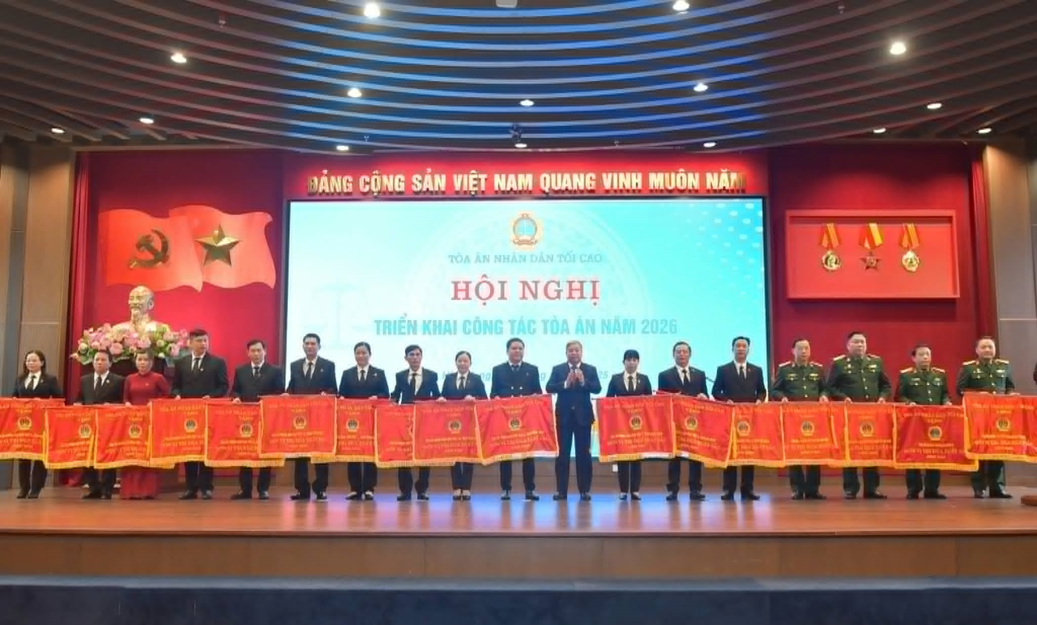 nhan-co(1).jpeg
