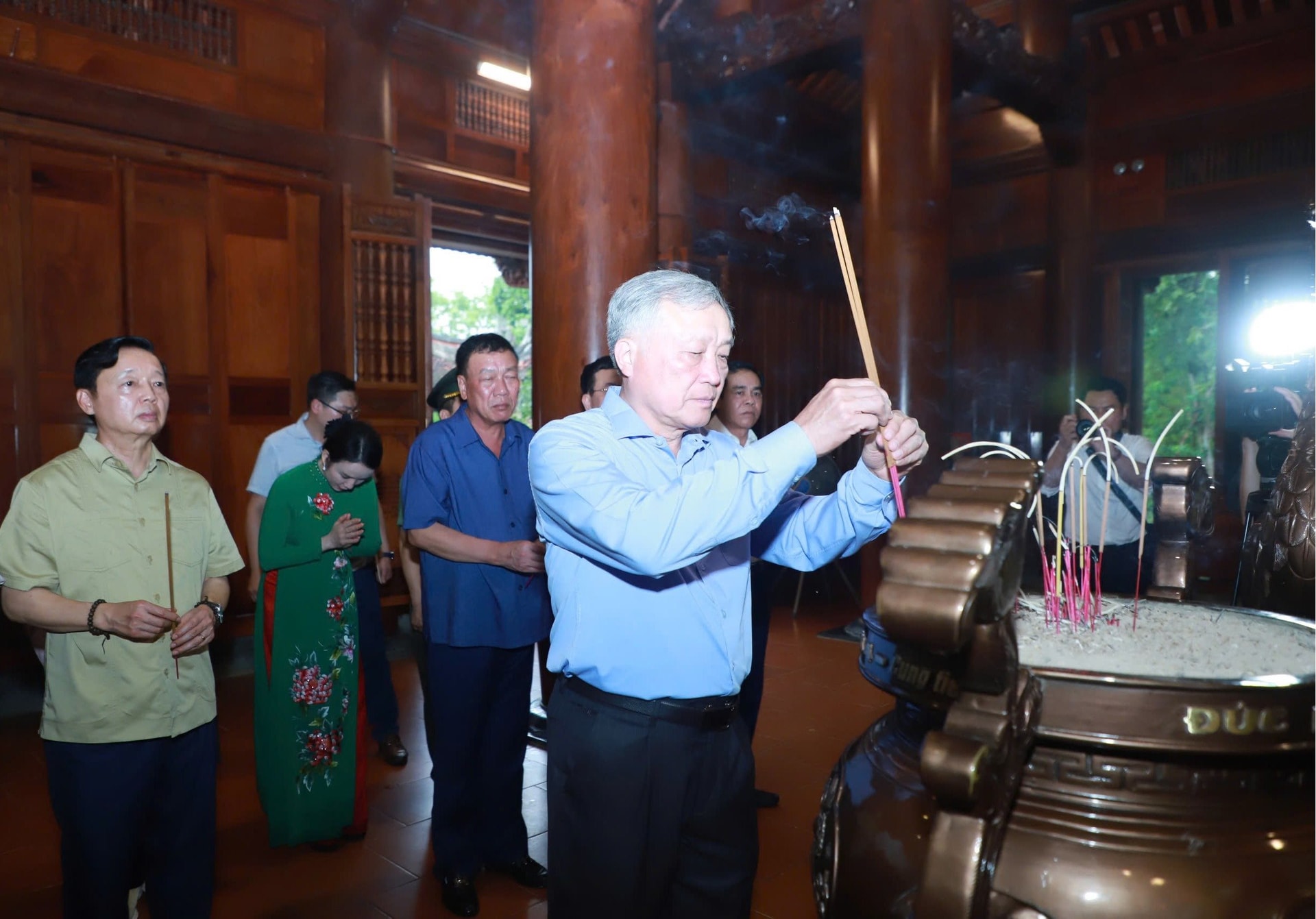 Nguyên lãnh đạo Đảng, Nhà nước dâng hương tại Khu Di tích Quốc gia đặc biệt Kim Liên