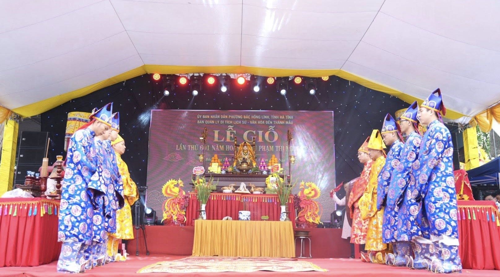 den_thanh_mau_3.jpg