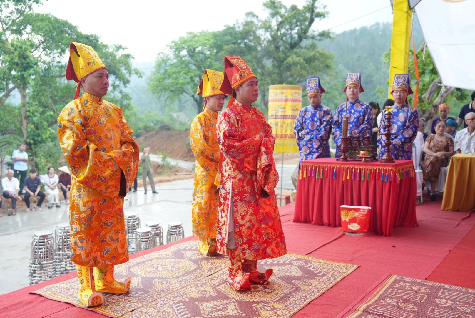 den_thanh_mau_4.jpg