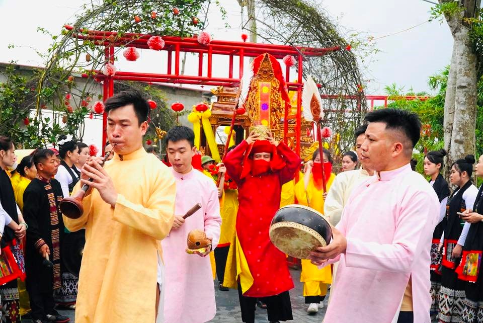 den_thanh_mau_8.jpg