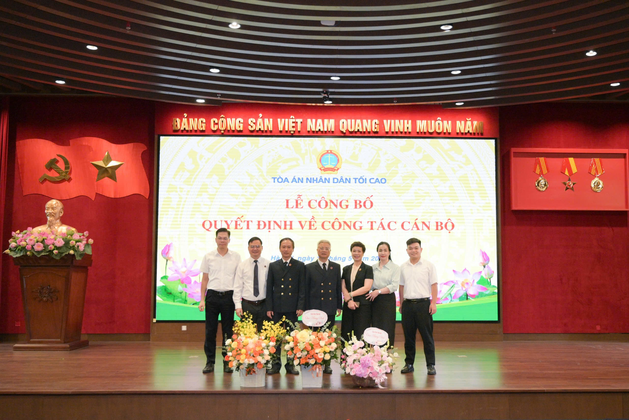 dinh.jpg
