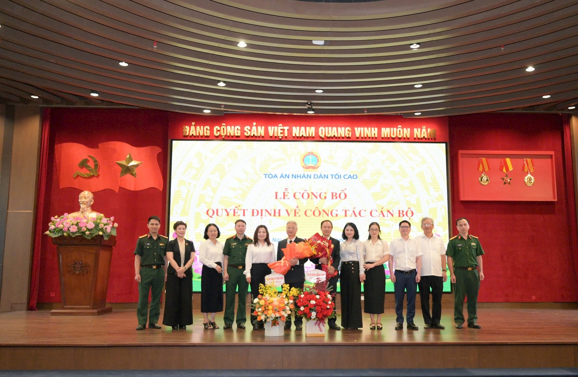 quan-su.jpg