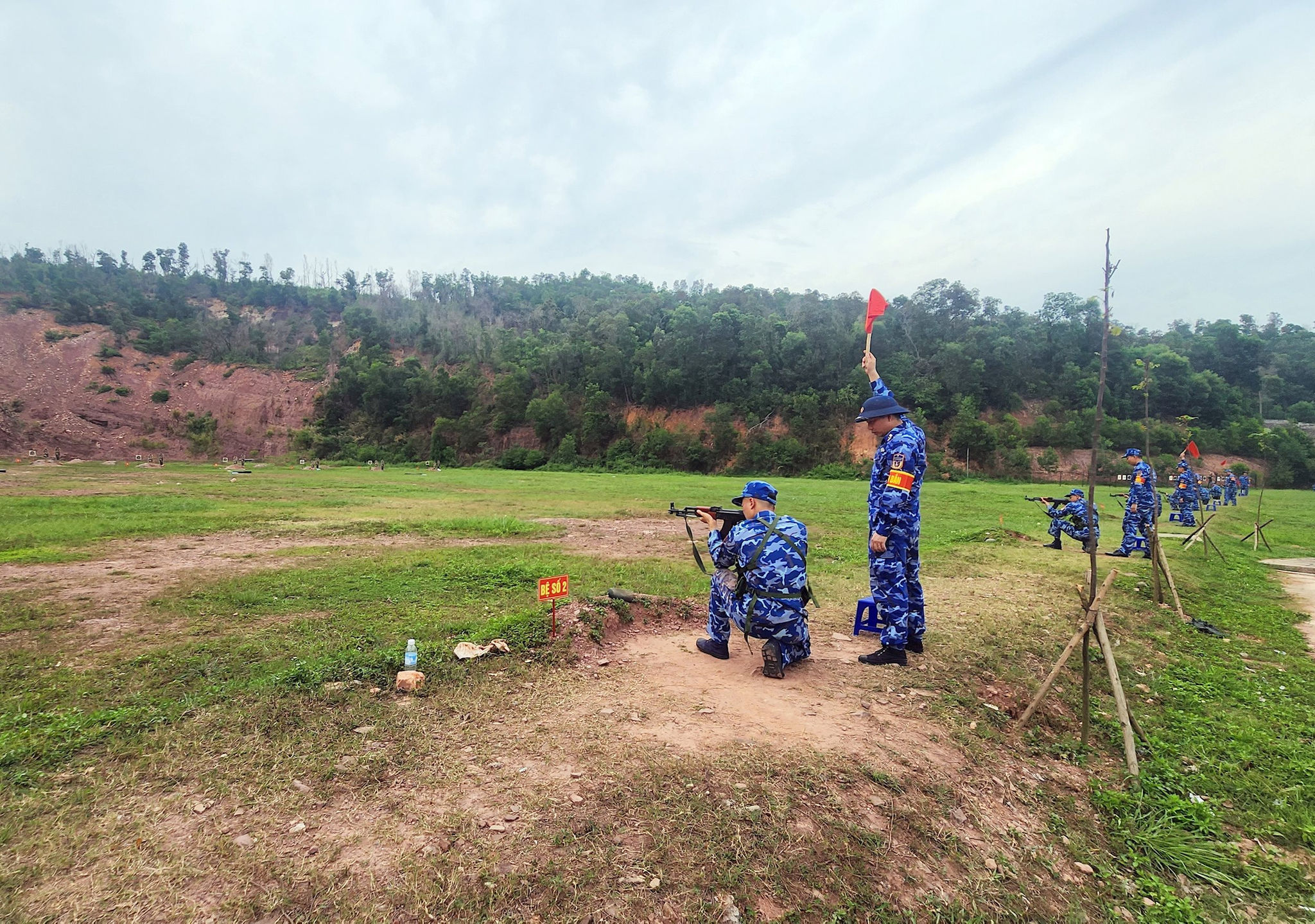 thuc-hanh-noi-dung-ban-sung-tieu-lien-ak.jpg