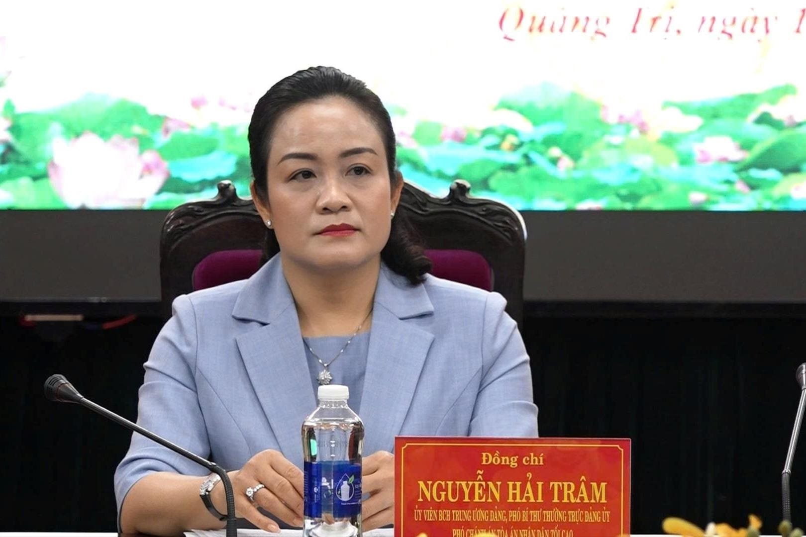 Phó Chánh án TANDTC Nguyễn Hải Trâm làm việc với TAND hai cấp tỉnh Quảng Trị