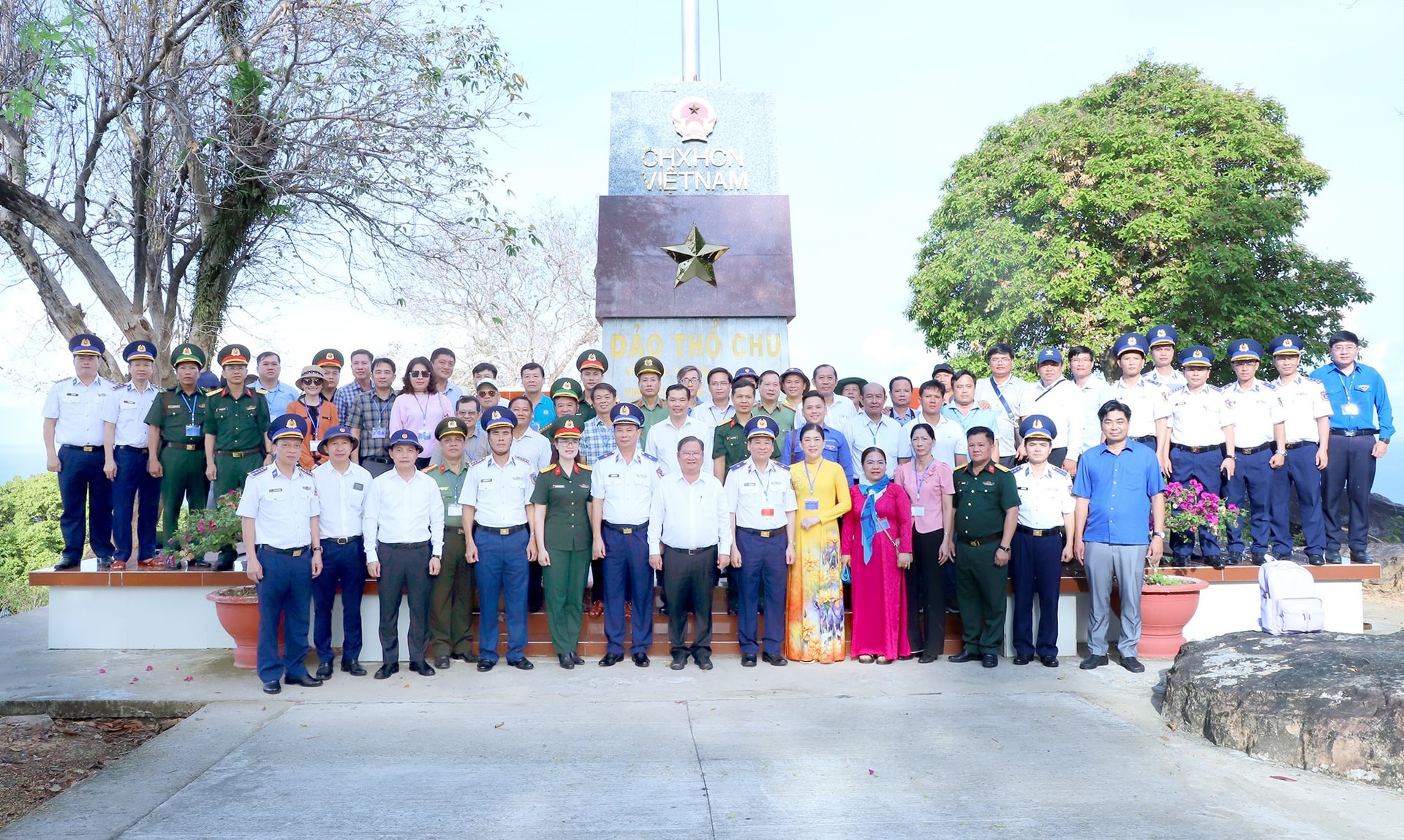 bcl-csb-tang-qua-dao-thu-chu-1-.jpg