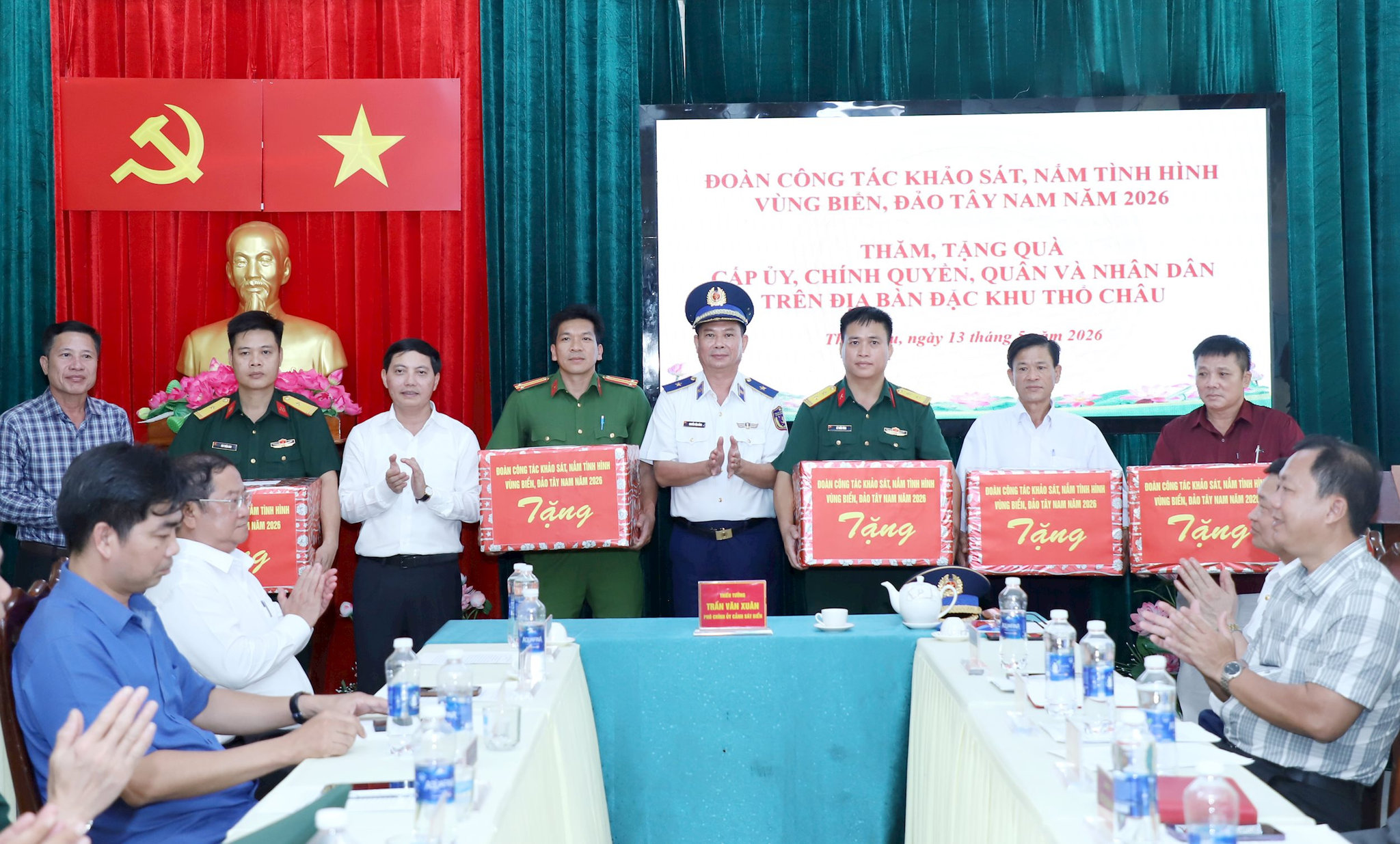 bcl-csb-tang-qua-dao-thu-chu-10-.jpg