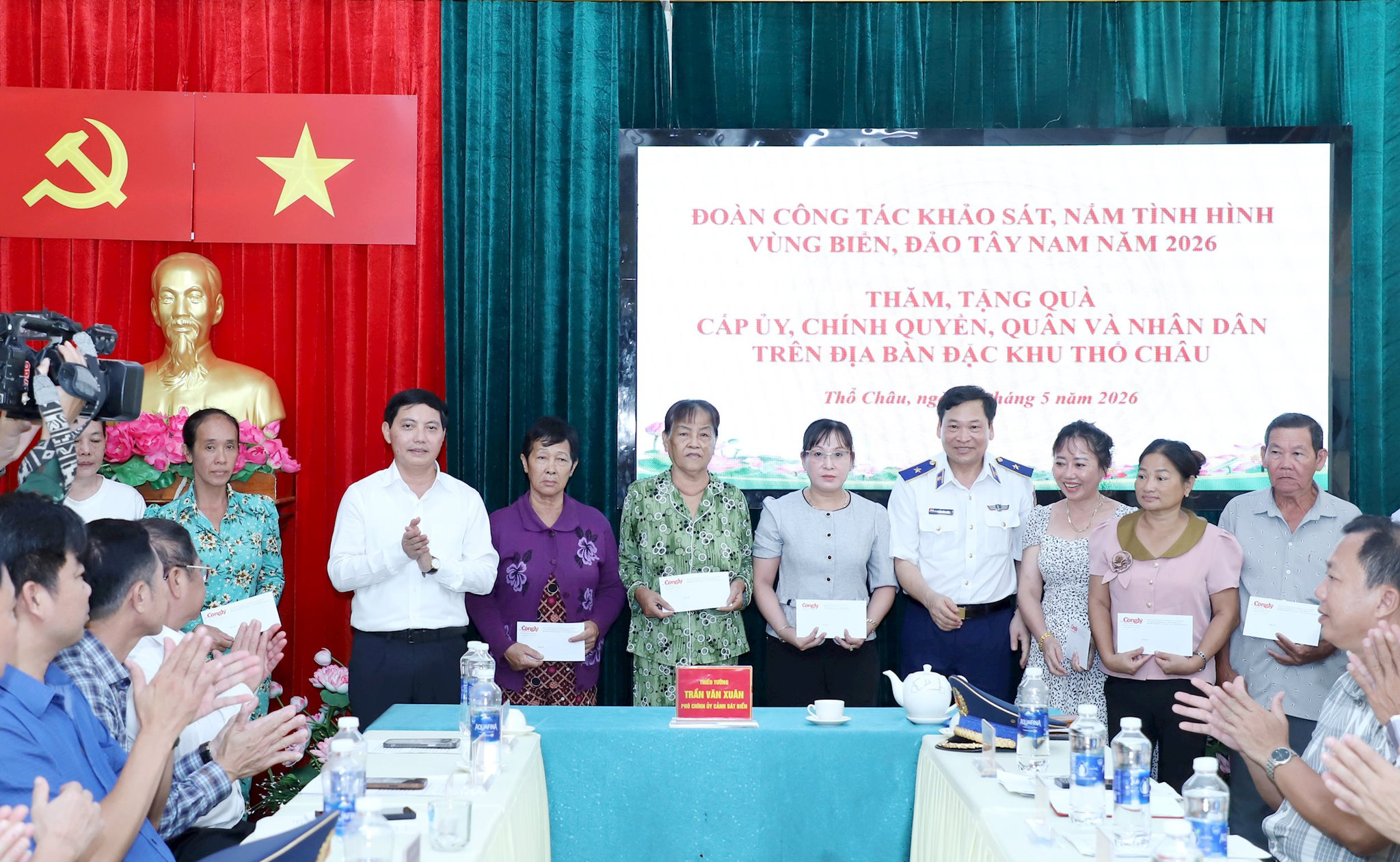 bcl-csb-tang-qua-dao-thu-chu-12-.jpg