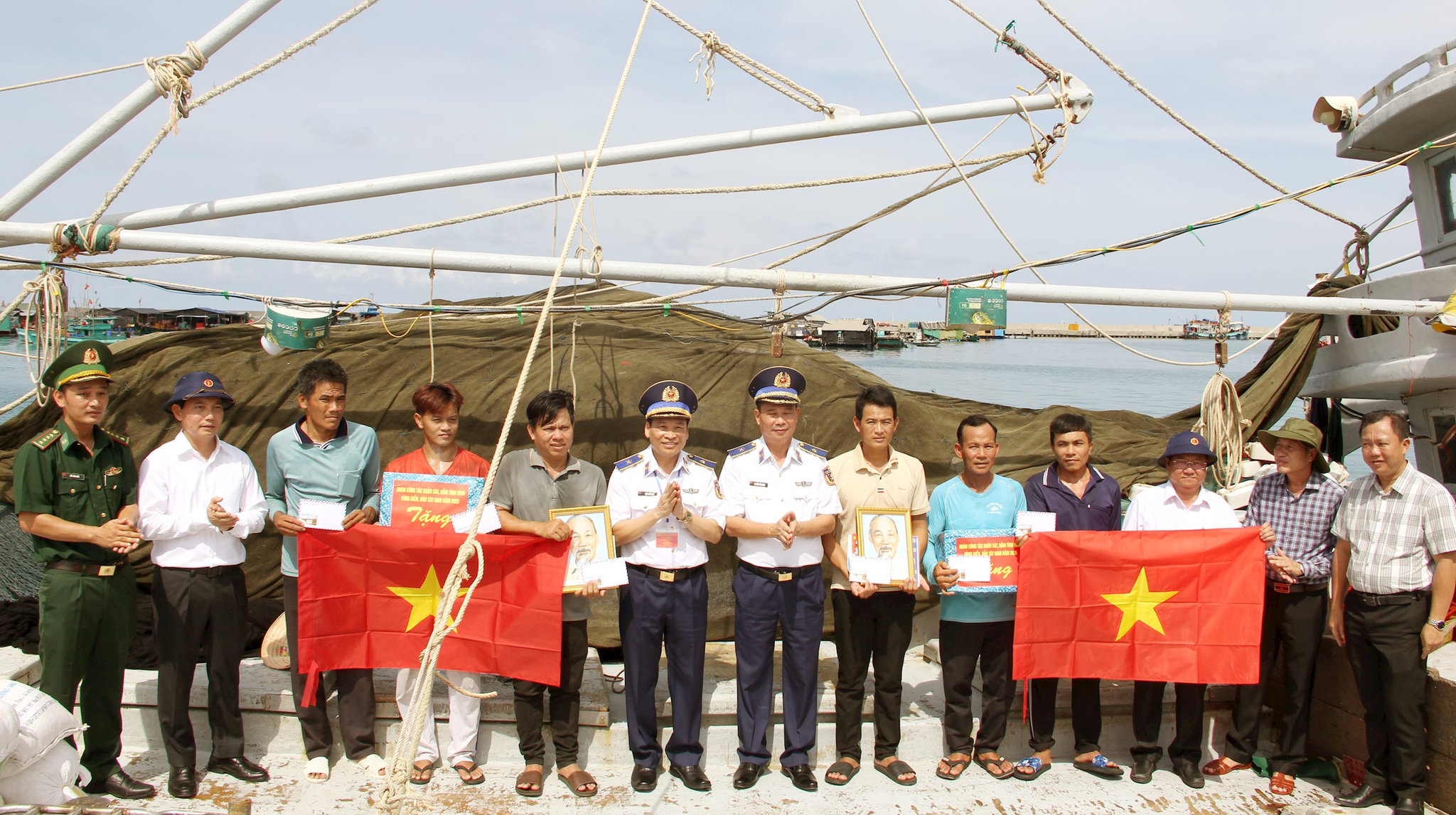 bcl-csb-tang-qua-dao-thu-chu-17-.jpg