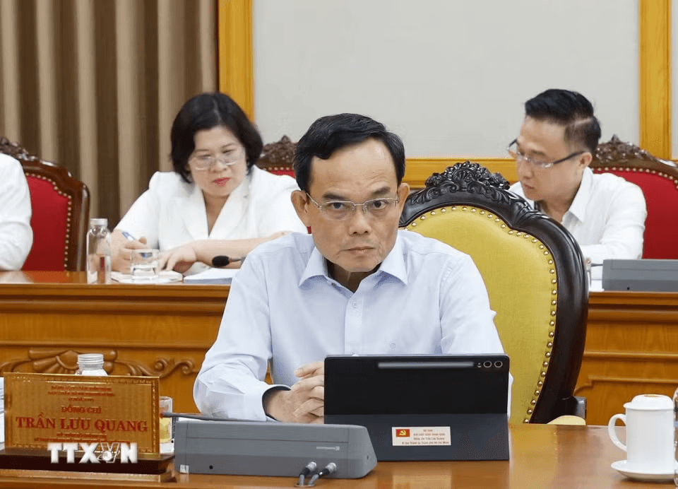 Bộ Chính trị cho ý kiến hoàn thiện thể chế vượt trội, tạo động lực mới để TPHCM phát triển nhanh, bền vững- Ảnh 3.