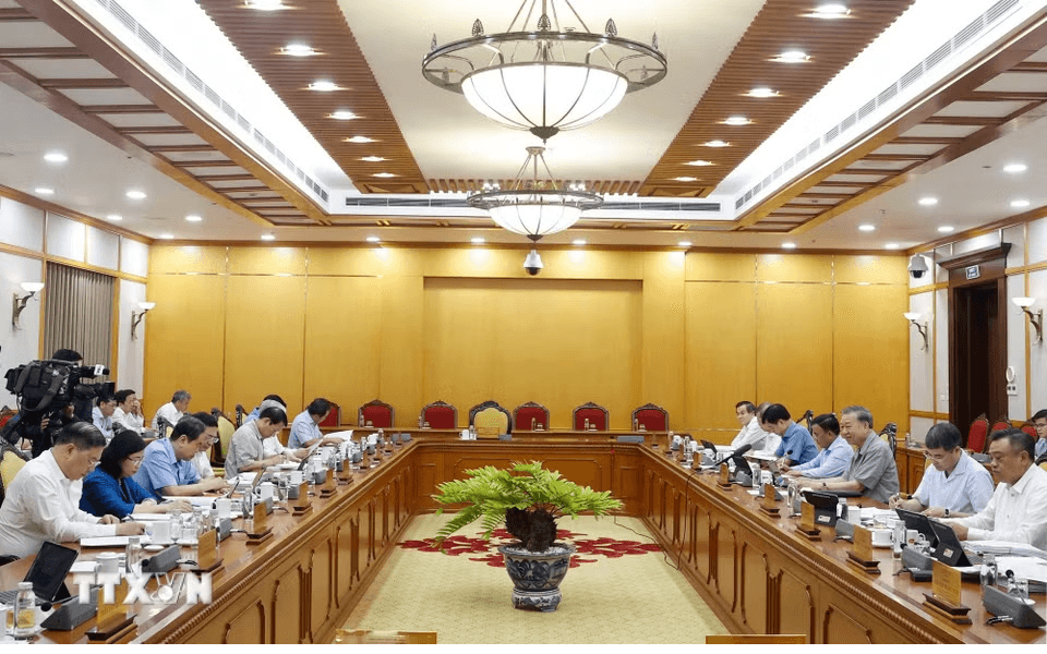 Bộ Chính trị cho ý kiến hoàn thiện thể chế vượt trội, tạo động lực mới để TPHCM phát triển nhanh, bền vững- Ảnh 4.