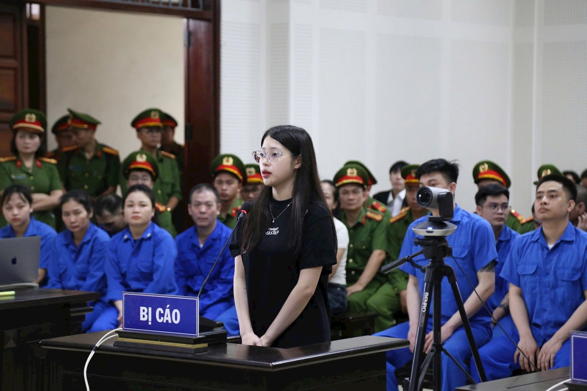Luật sư nói gì về án treo dành cho bạn gái Bùi Đình Khánh?