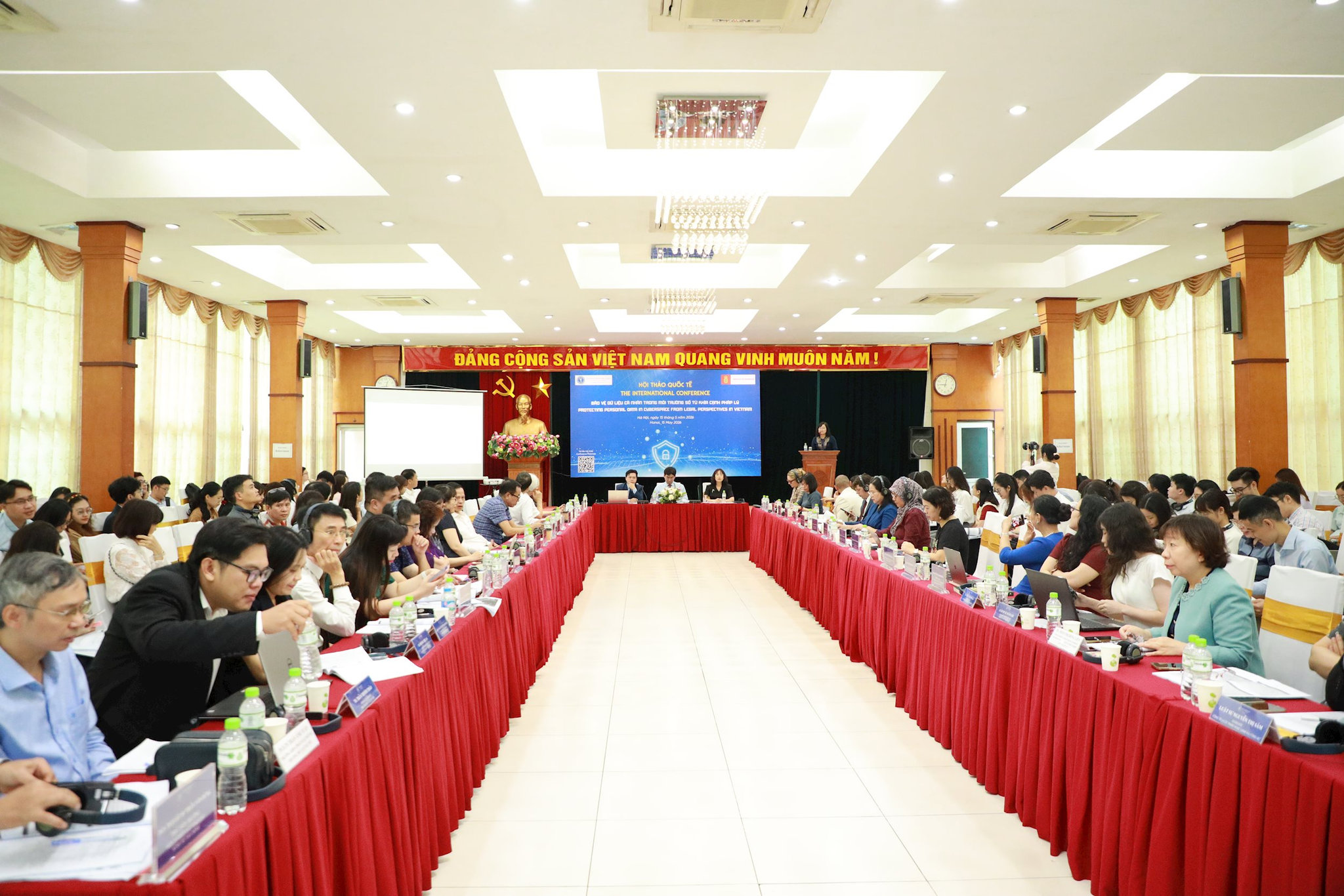 toan-canh-hoi-thao-3-.jpg