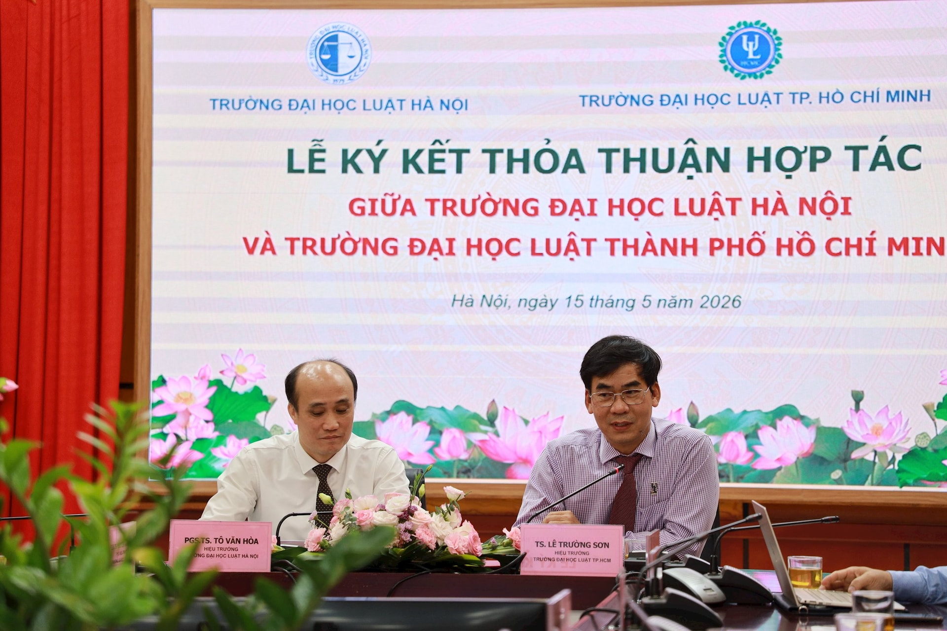 ts.-le-truong-son-hieu-truong-ulaw-phat-bieu-tai-buoi-ky-ket-1-.jpg