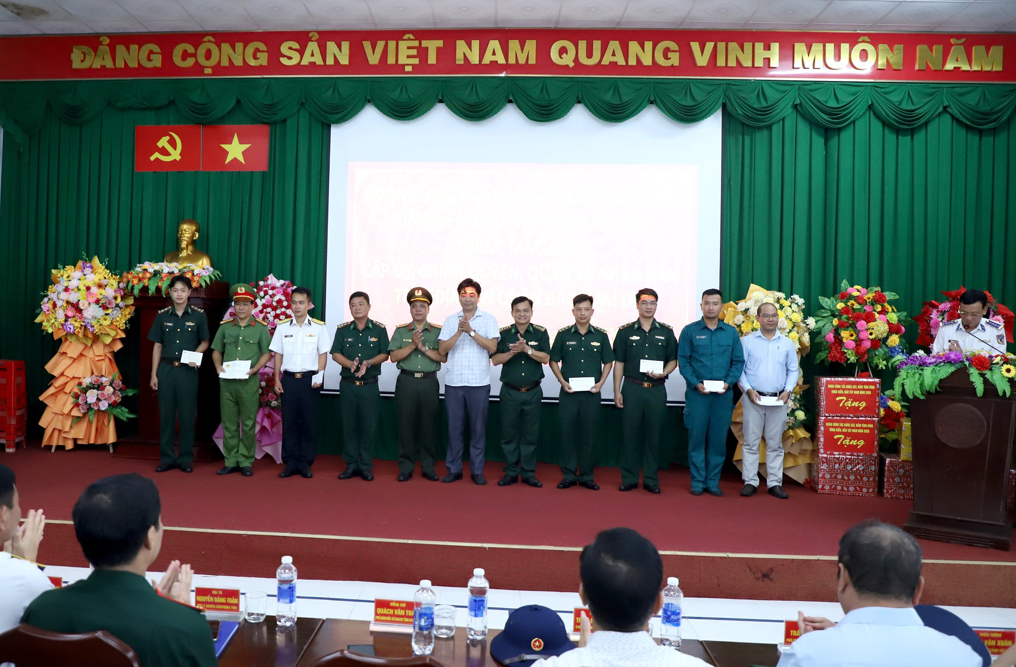 dao-nam-du-14-.jpg