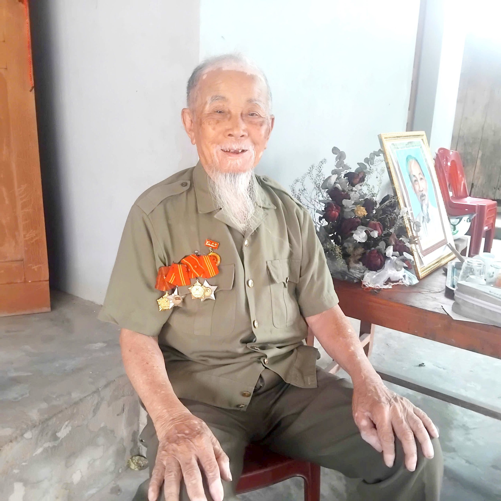 nguoi_cuu_binh_phan_van_thi_2.jpg
