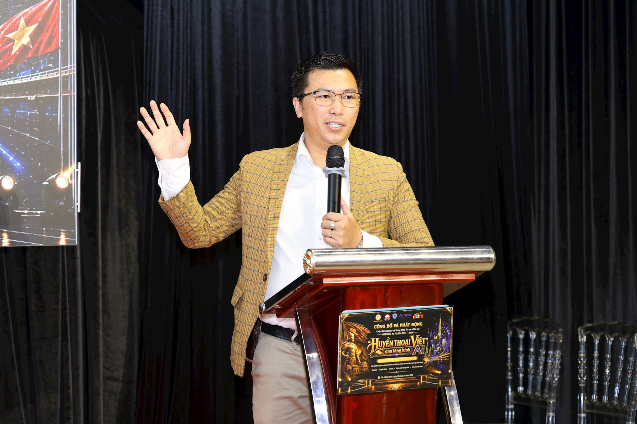 phat-bieu-cua-bui-quan-manh-ceo-x-tech-australia-truong-ban-to-chuc.jpg