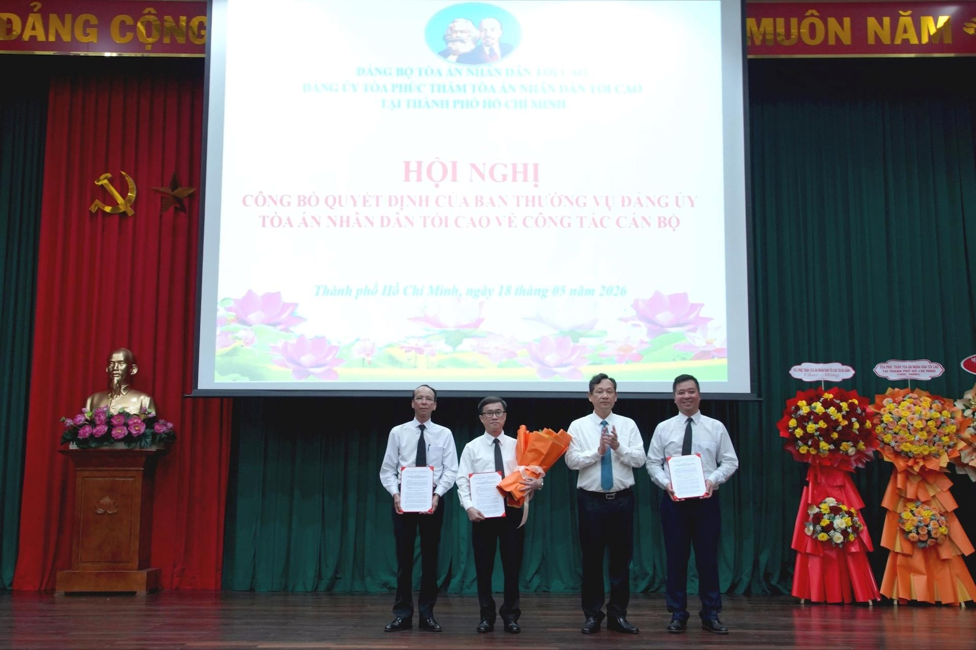 trao-quyet-dinh-chi-dinh-2-.jpg