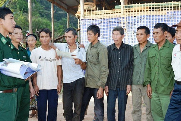 can-bo-chien-si-don-bien-phong-keng-du.jpg