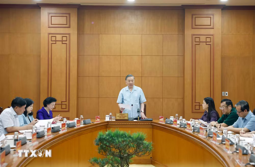 ttxvn-tong-bi-thu-chu-tich-nuoc-chu-tri-buoi-lam-viec-voi-dang-uy-bo-y-te-3.jpg