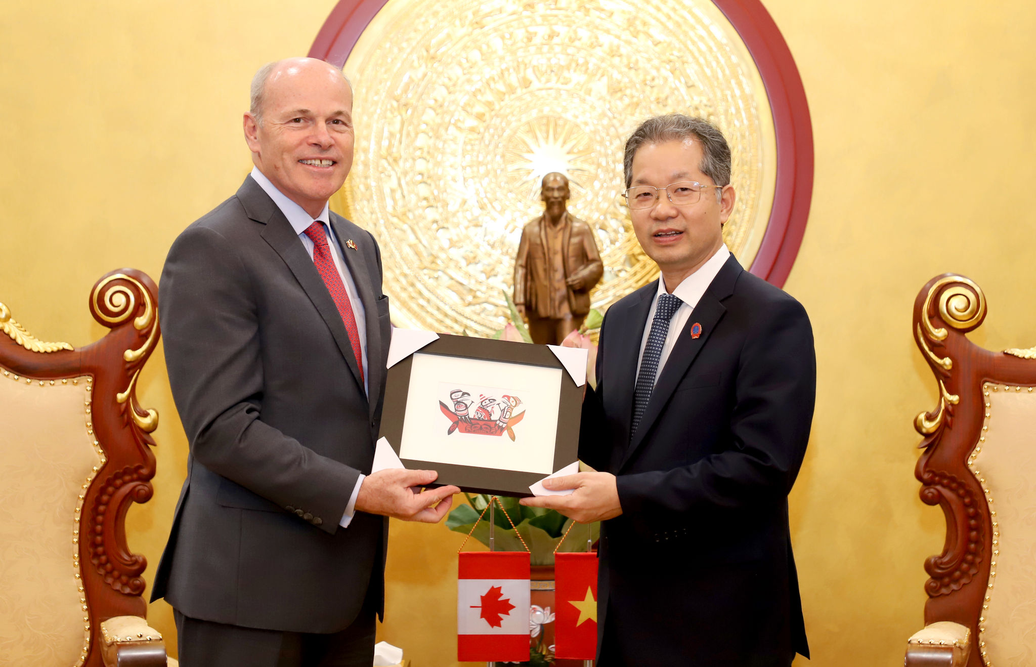 ca-tiep-dai-su-canada-11-.jpg
