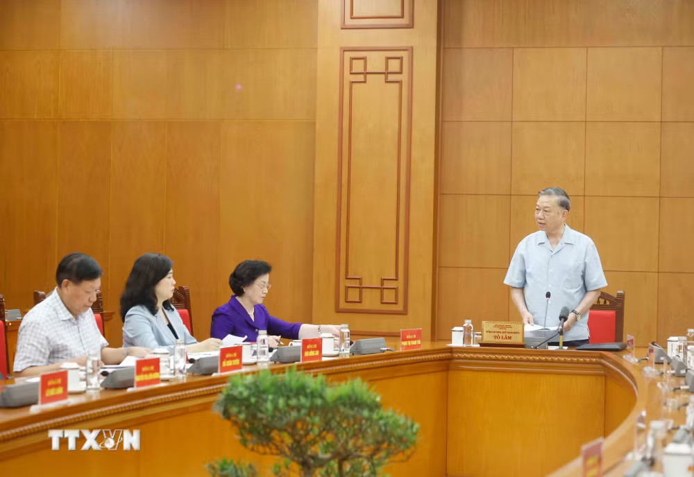 ttxvn-tong-bi-thu-chu-tich-nuoc-chu-tri-buoi-lam-viec-voi-dang-uy-bo-y-te-4.jpg