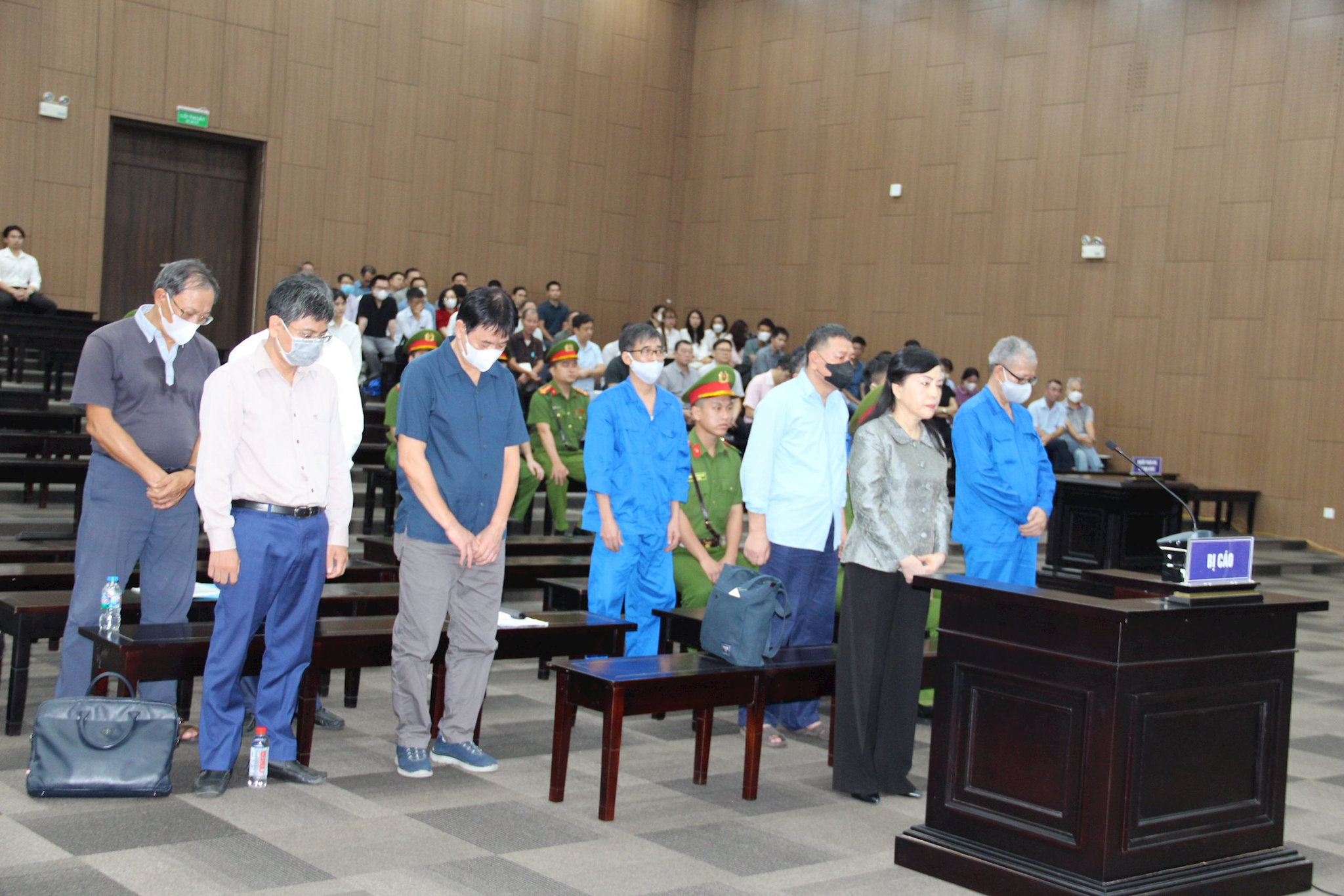 Các bị cáo tại phiên tòa.